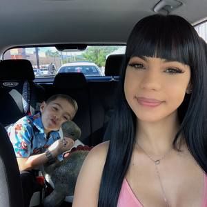 Meet your Posher, Thalía